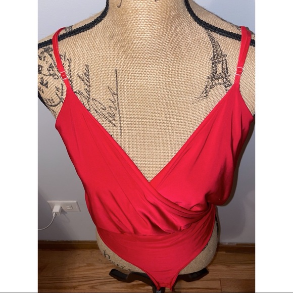 Red bodysuit - Picture 2 of 4